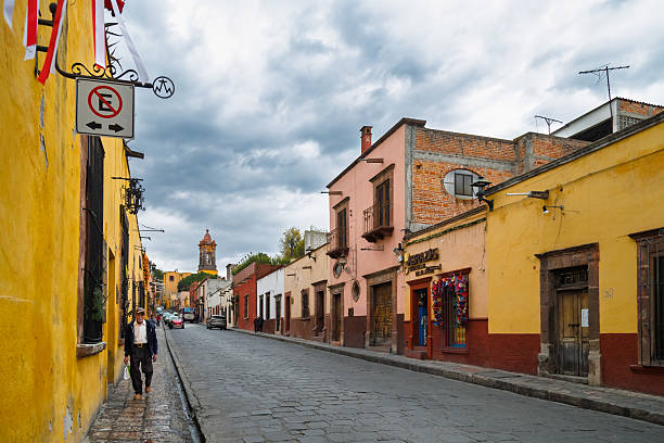 A colorful street in Mérida with traditional colonial architecture